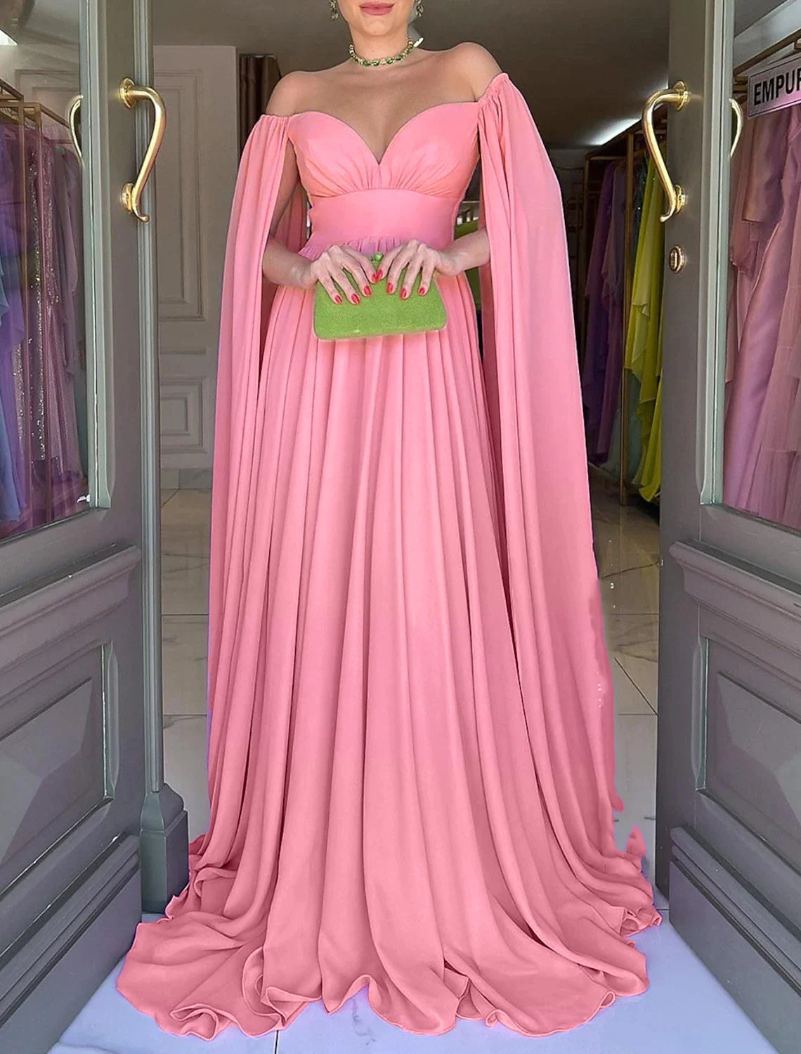 A-Linie Abendkleid Elegantes Kleid Formelle Hochzeit Party Sweep / Pinsel Zug Ärmellos Off Shoulder Capes Chiffon mit Falten